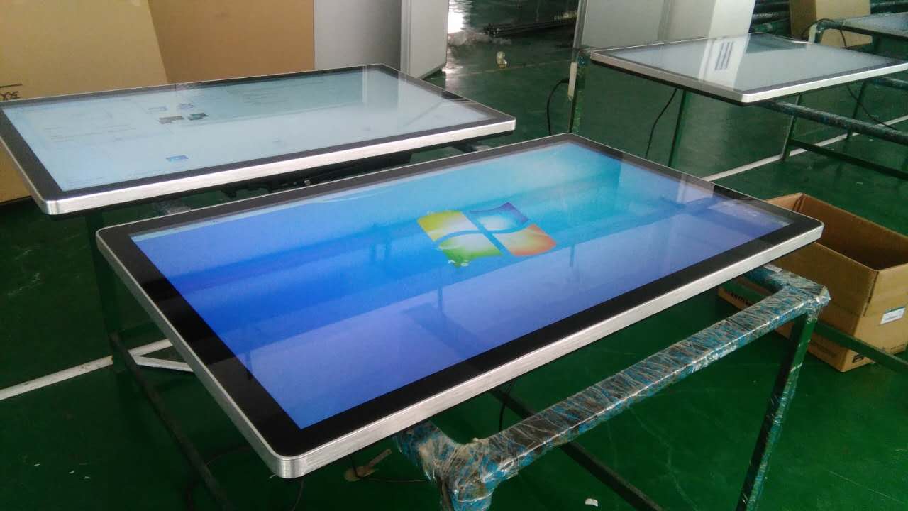 42寸电容屏触控一体机实物图